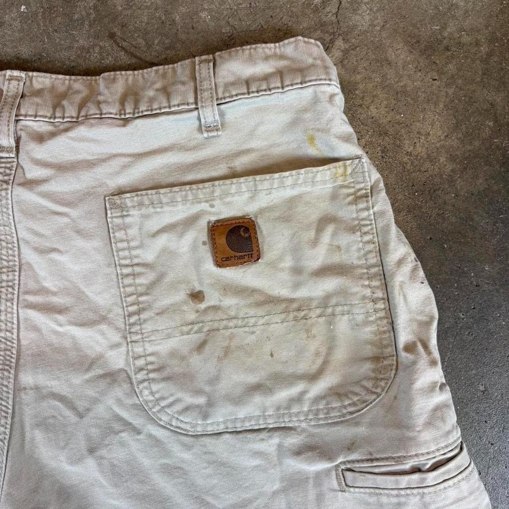 Carhartt tan shorts Size 34" - Picture 2 of 7